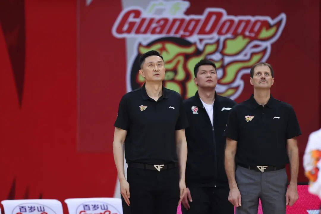 窗口期广州队调整名单以备CBA季后赛，单刀错失环节打磨，态度坚定，训练强度明显提升的简单介绍