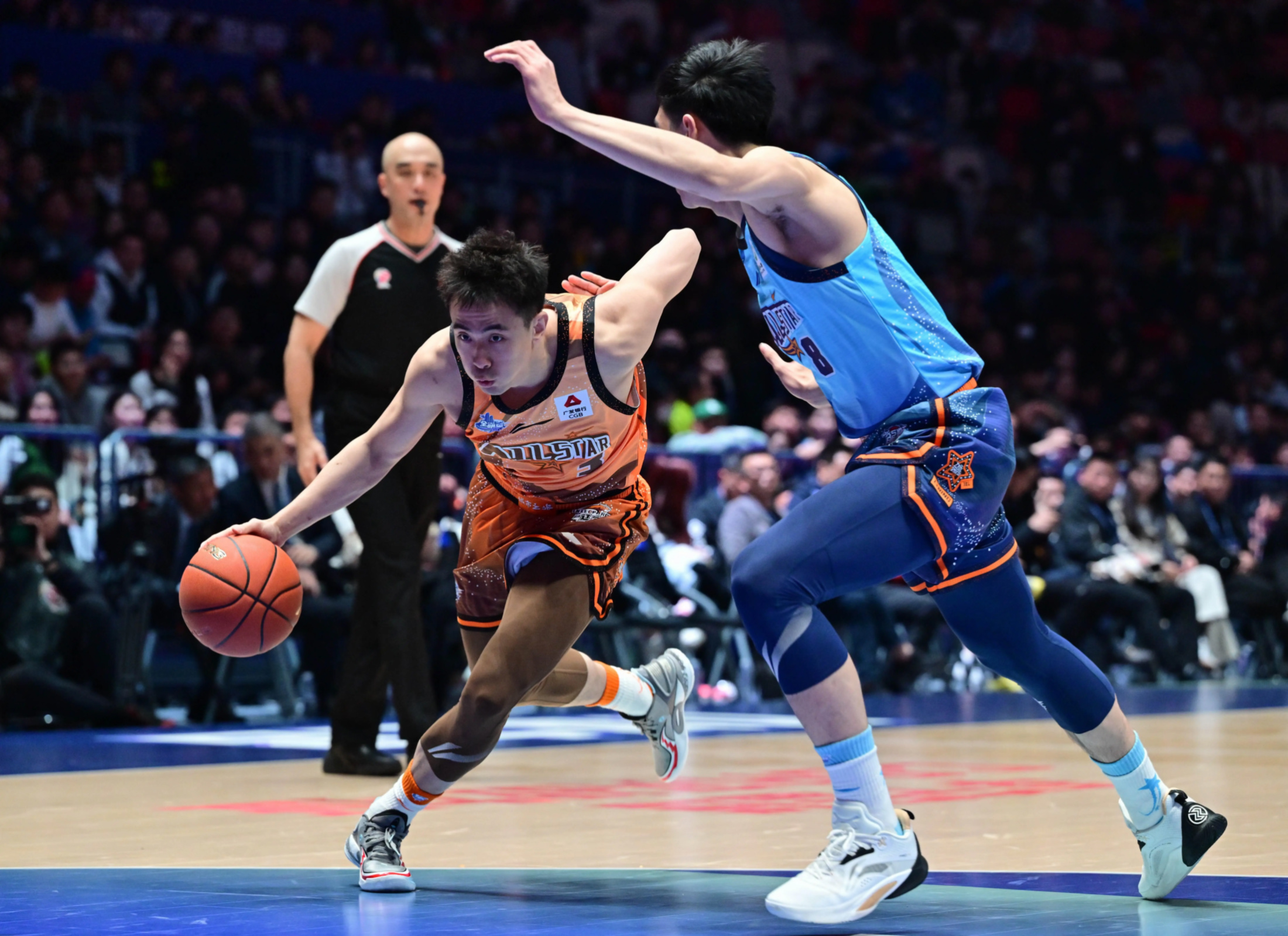 九游游戏中心官网-包含今晨山东泰山调整名单以备足总杯集结日广厦男篮调整名单以备NBA季后赛，明尼苏达森林狼清晨遗憾出局都惊呆了的词条-九游游戏中心官网